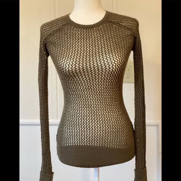 BCBGMaxAzria Sweaters - BCBG Max Azria Loose Knit Sweater 🤩